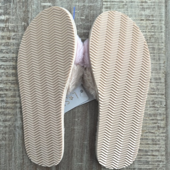 L*Space NWT Cloud Slippers - Picture 3 of 5